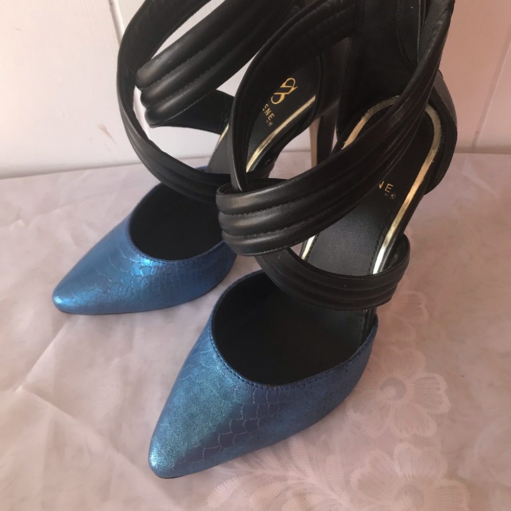 Scene Shimmering Cobalt Blue Snake Skin Stiletto Heels Shoes